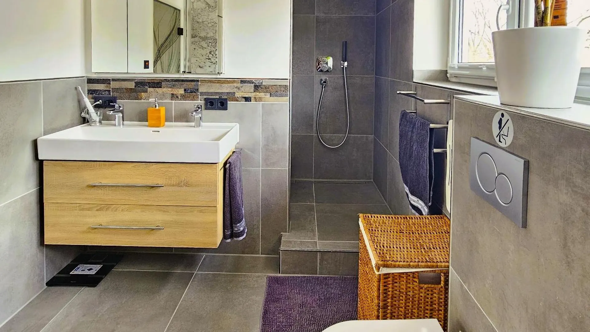 Private Room'S Aitrach, Style, Comfort, Quiet, Motorway Connection Allemagne